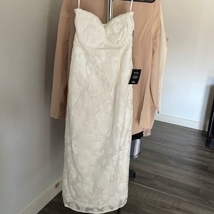 Lulu’s From This Day White Floral Jacquard Strapless Midi Dress